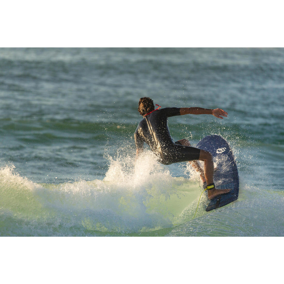 100 men’s 1.5 mm neoprene Shorty Surfing wetsuit - navy blue - Image 11