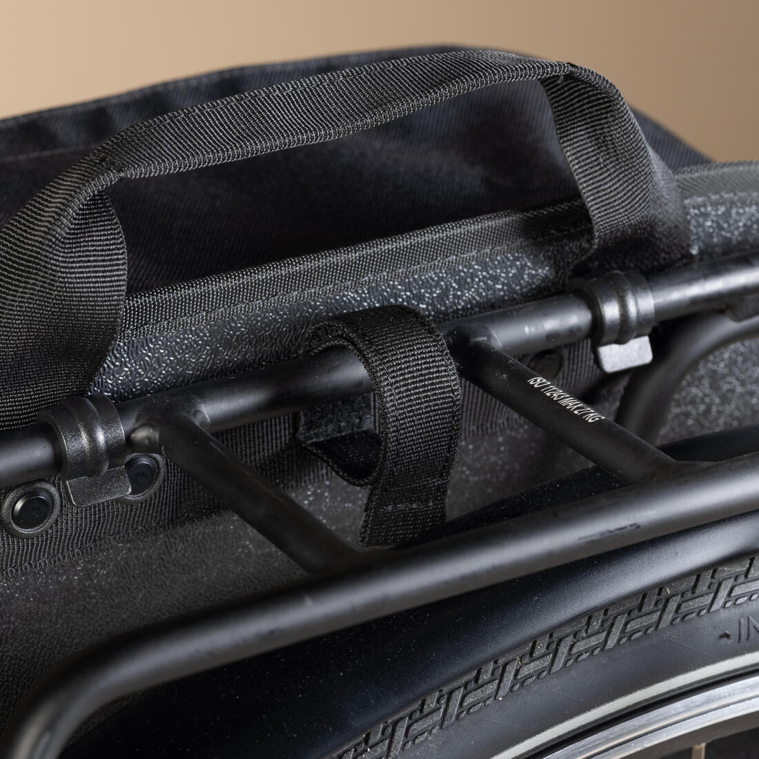 100 Pannier Rack Bike Bag 15L - Image 4
