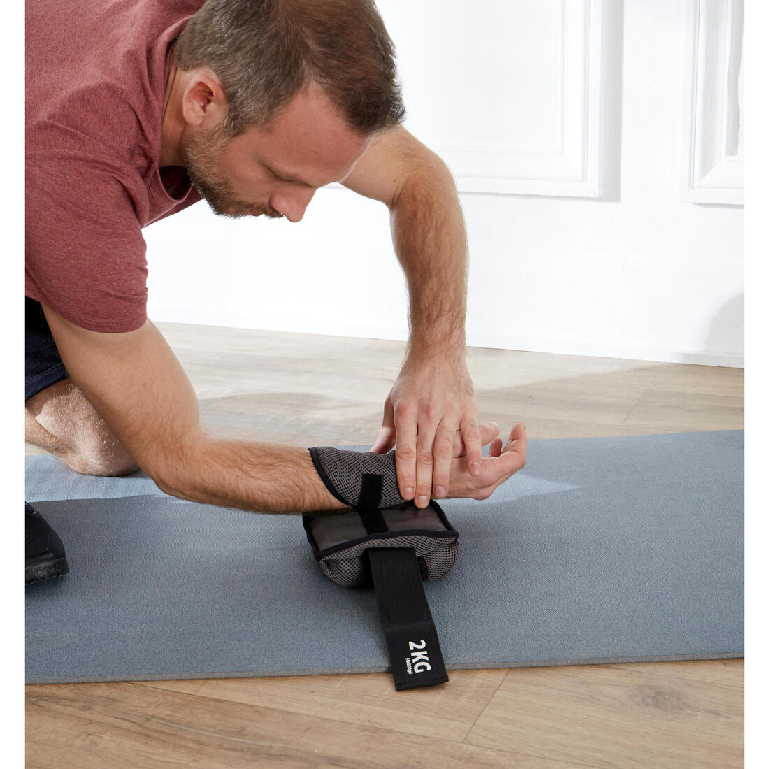 2 kg Adjustable Wrist / Ankle Weights Twin-Pack - Grey - Image 11