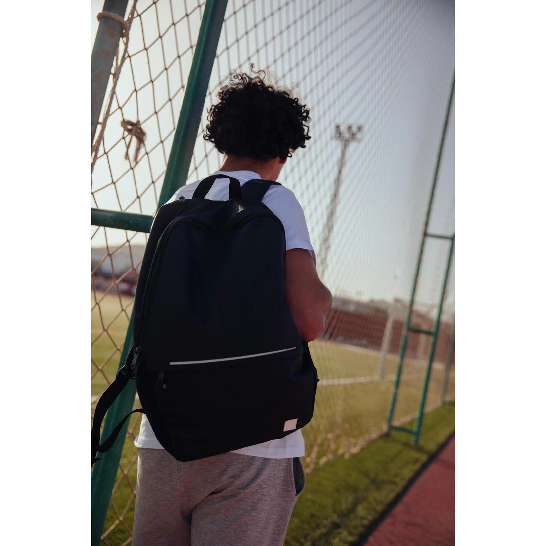 24L Backpack Essential - Black - Image 12