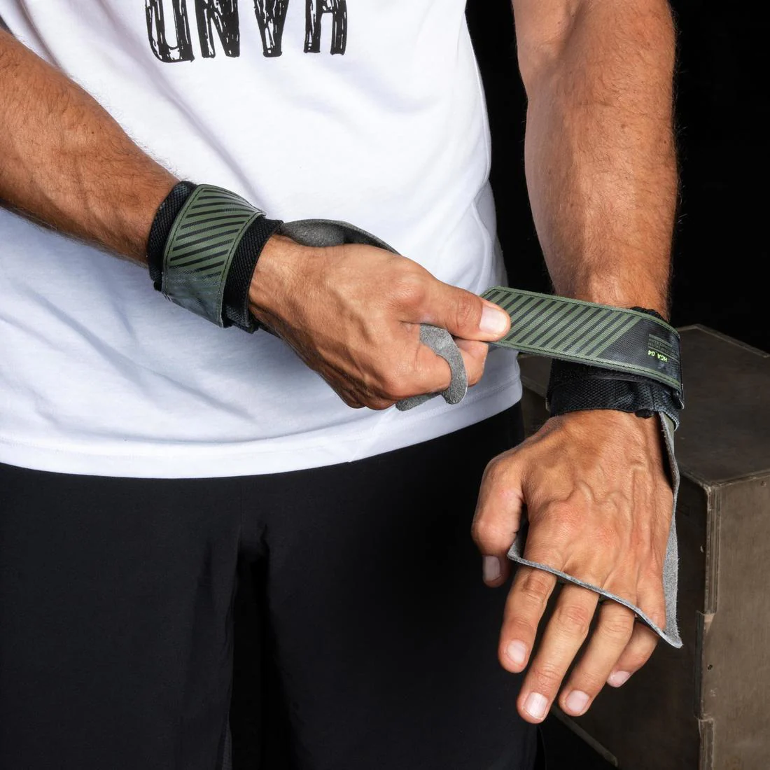 4-Fin Cross Training Hand Grip - Image 3