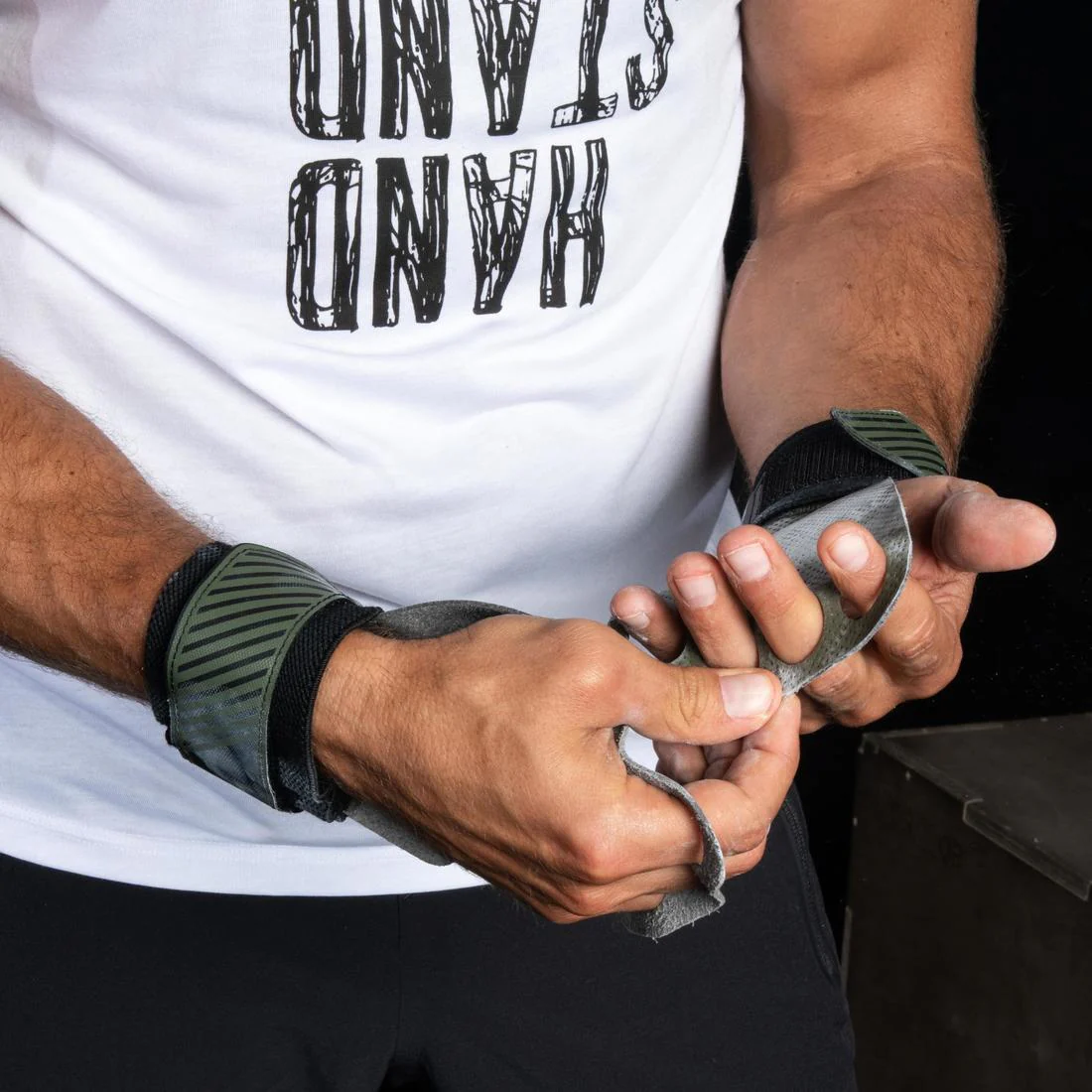 4-Fin Cross Training Hand Grip - Image 9