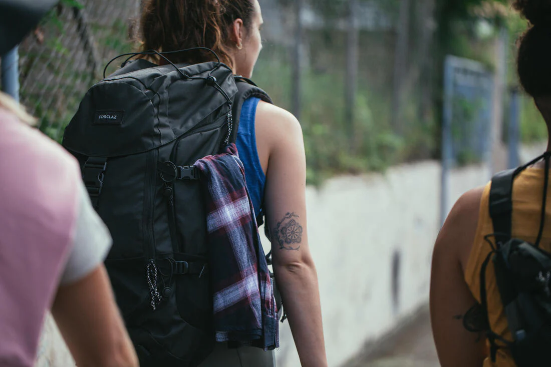 50L Hiking Backpack Black - MT100 - Image 19