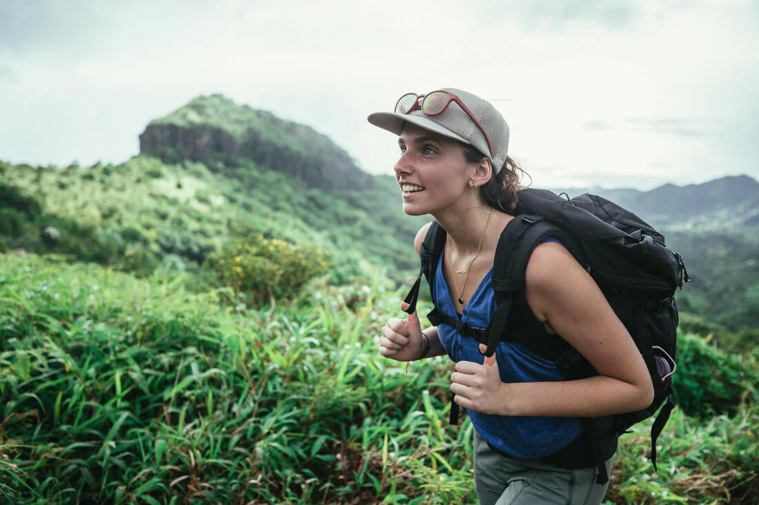 50L Hiking Backpack Black - MT100 - Image 21