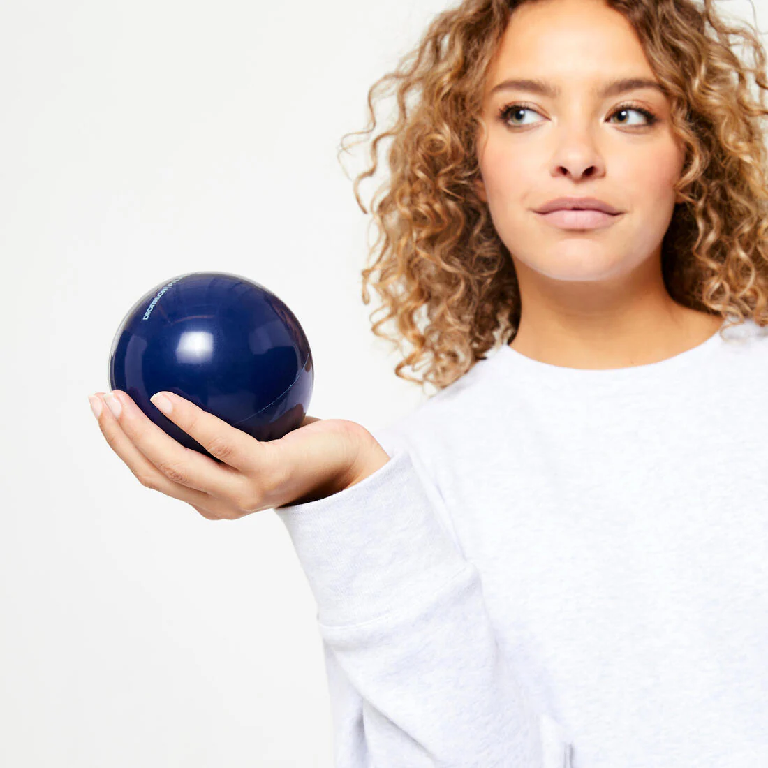 900 g Weighted Pilates Ball - Image 4