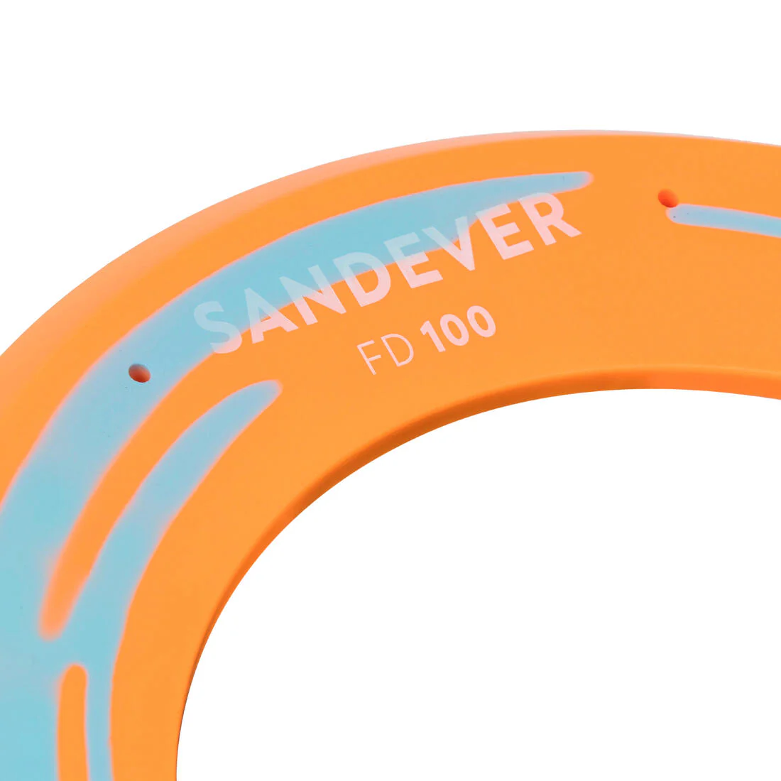 A soft disc for long-distance throws. - Image 6