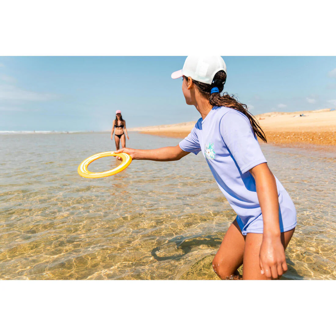 A soft disc for long-distance throws. - Image 8