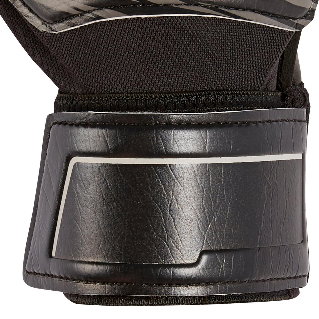Adult Football Goalkeeper Gloves F100 Resist - Black/Grey - Image 4