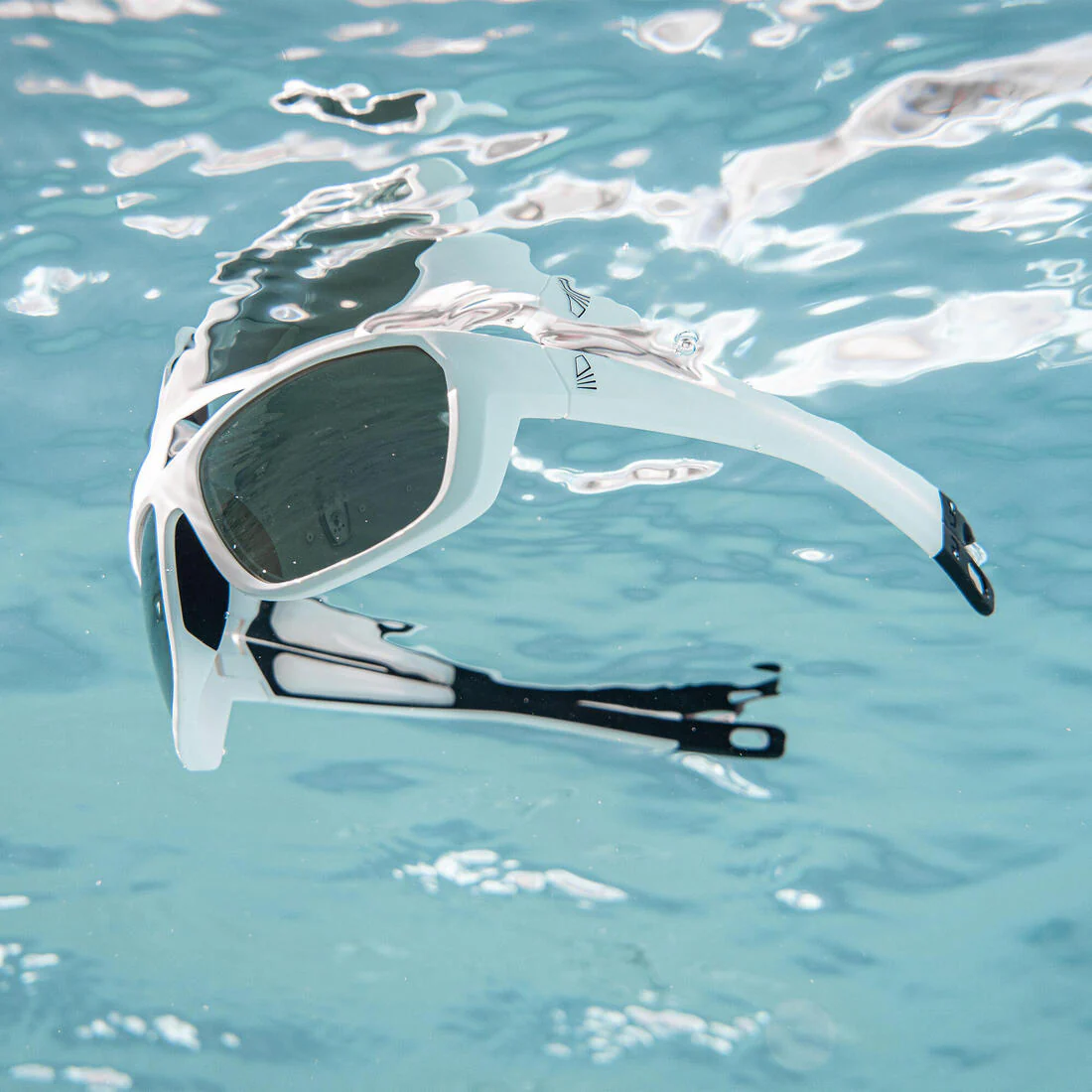 Adult's floating sailing sunglasses with polarised lenses 500 size S - white - Image 6