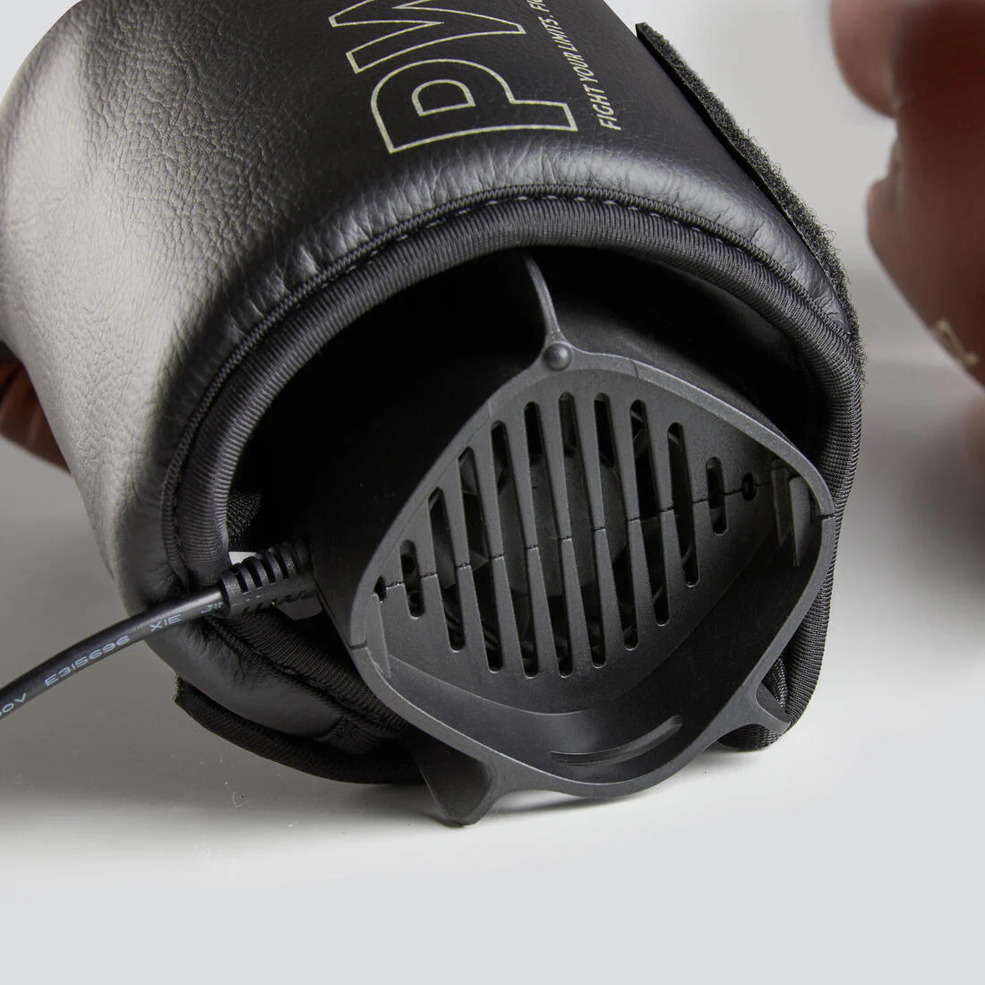 Boxing Glove Dryer with Integrated Fan - Image 3