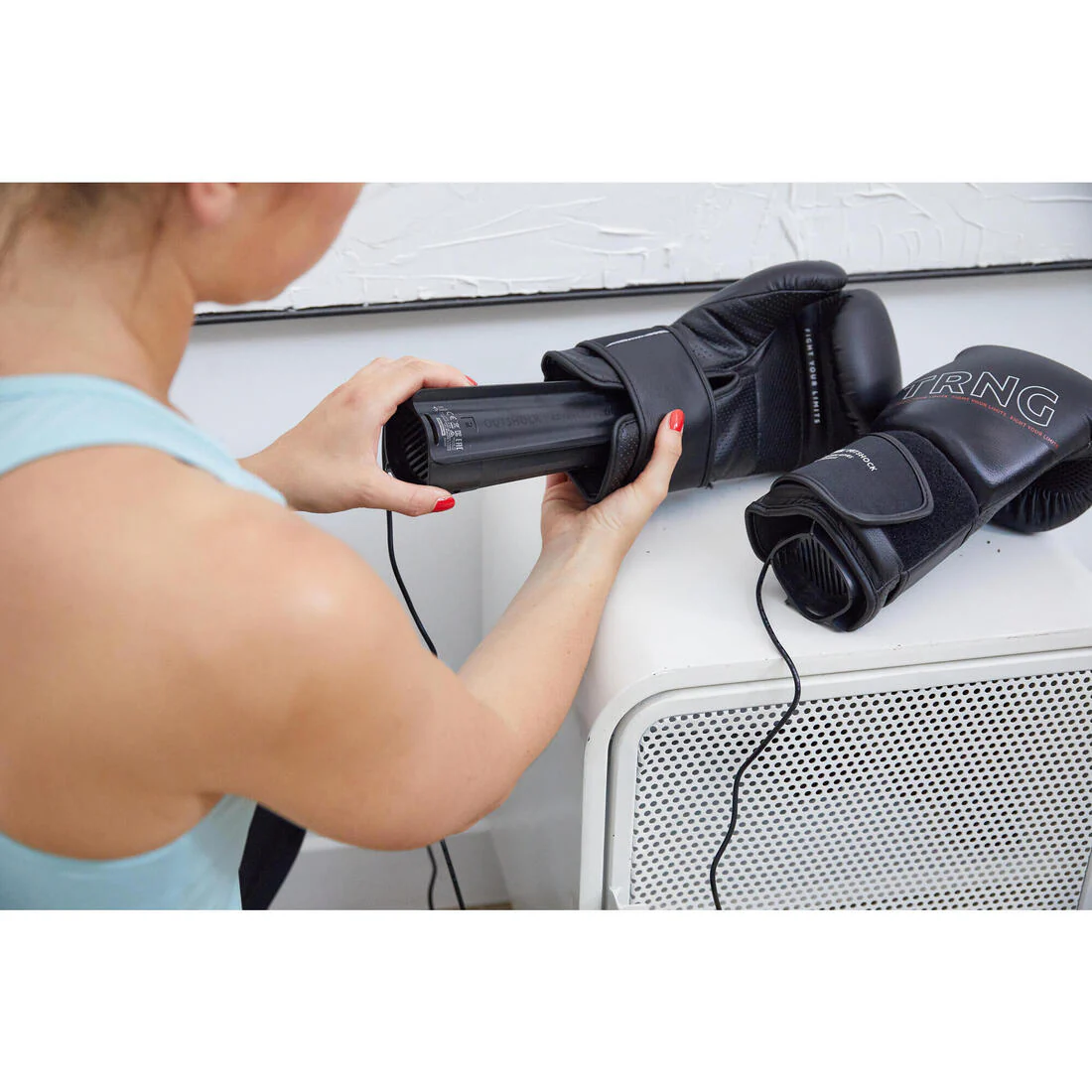 Boxing Glove Dryer with Integrated Fan - Image 6