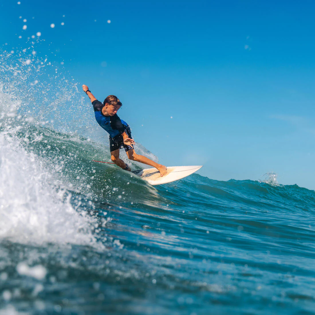 Boys’ surfing boardshorts - 900 band - Image 19