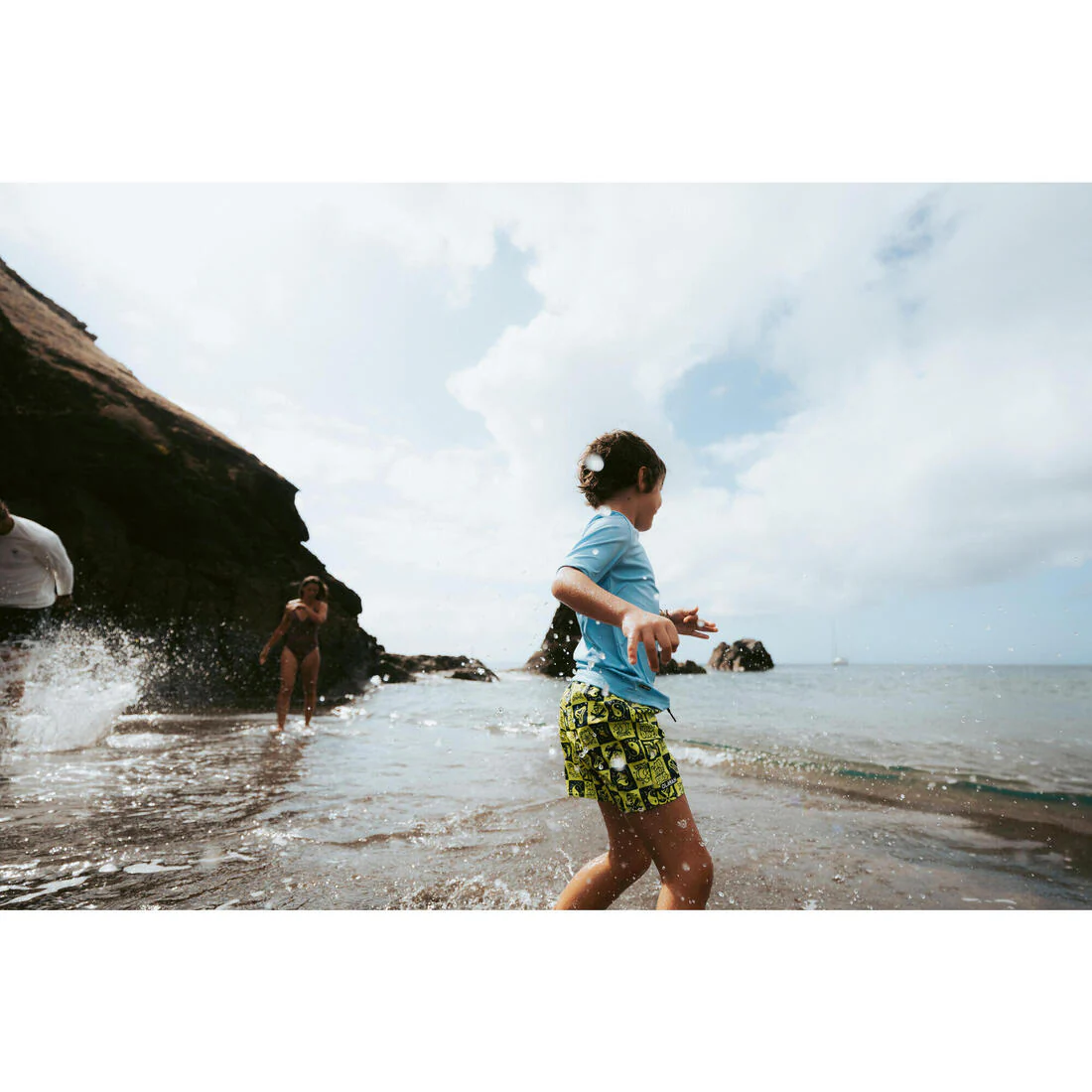 Boys’ swim shorts -100 shadow - Image 13