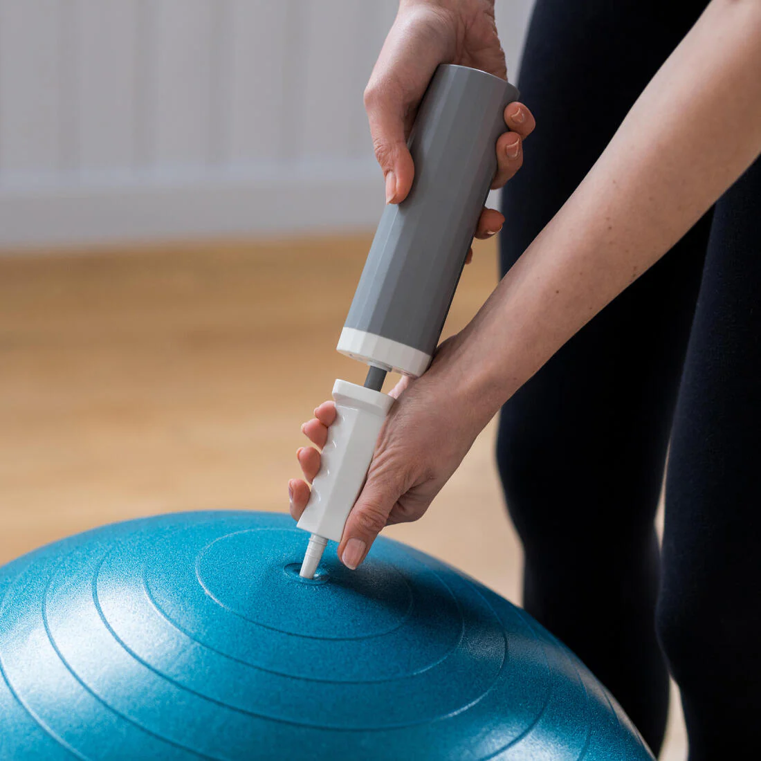 Compact Pump for Swiss Ball - White - Image 2