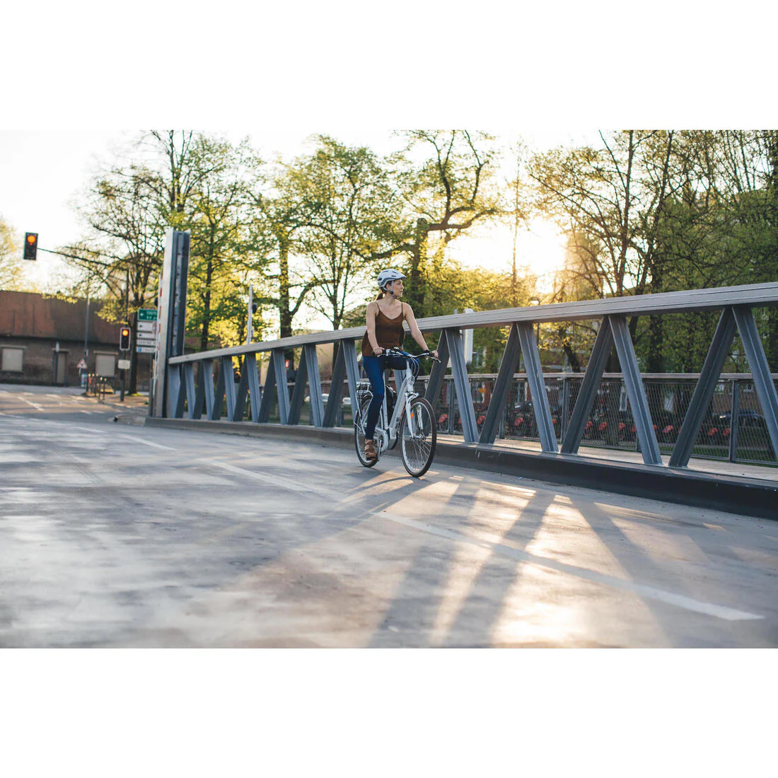 ELECTRIC CITY BIKE ELOPS 920E LOW FRAME - White - Image 11