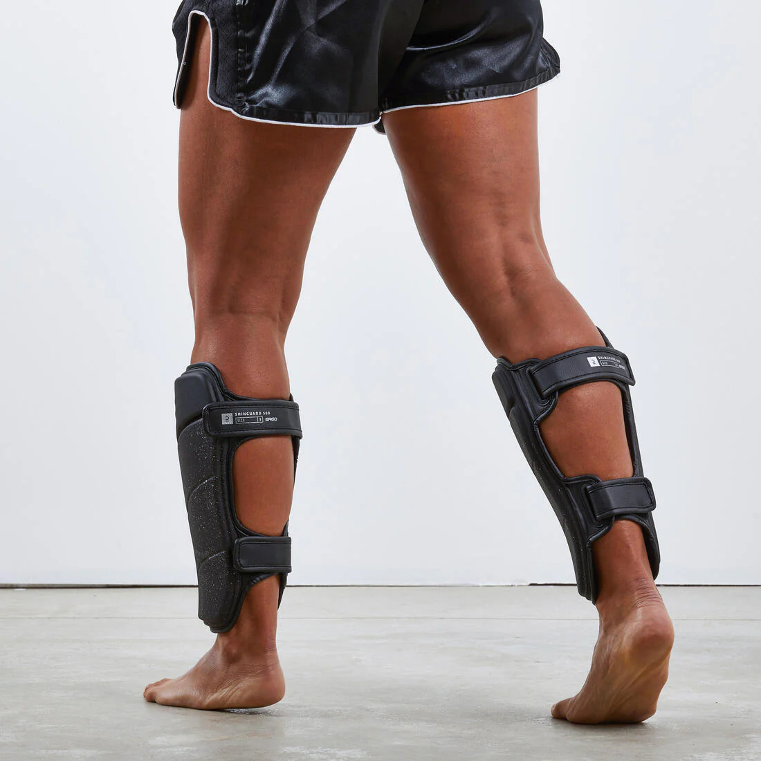 Ergonomic Shin Guards 500 - Black - Image 4
