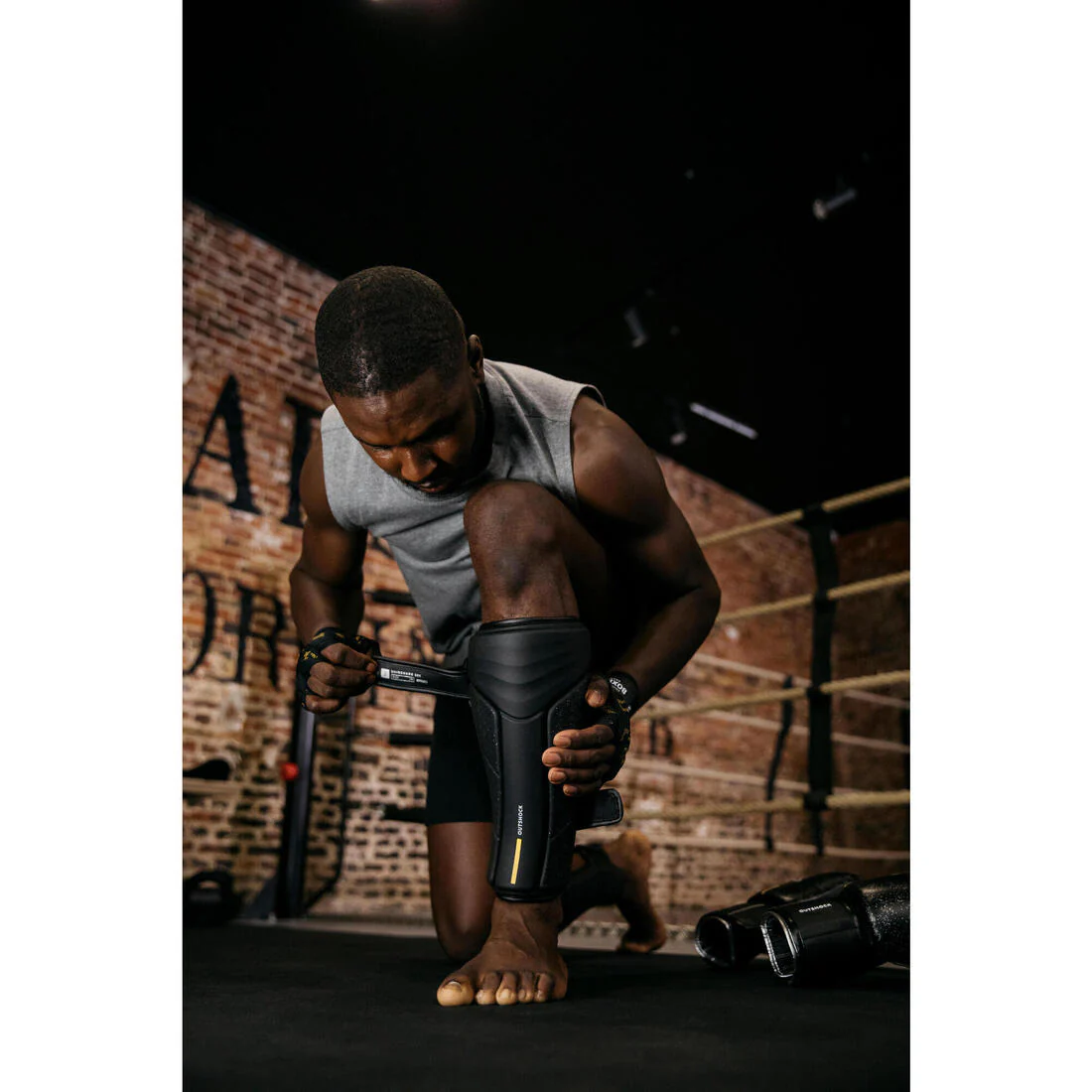 Ergonomic Shin Guards 500 - Black - Image 5