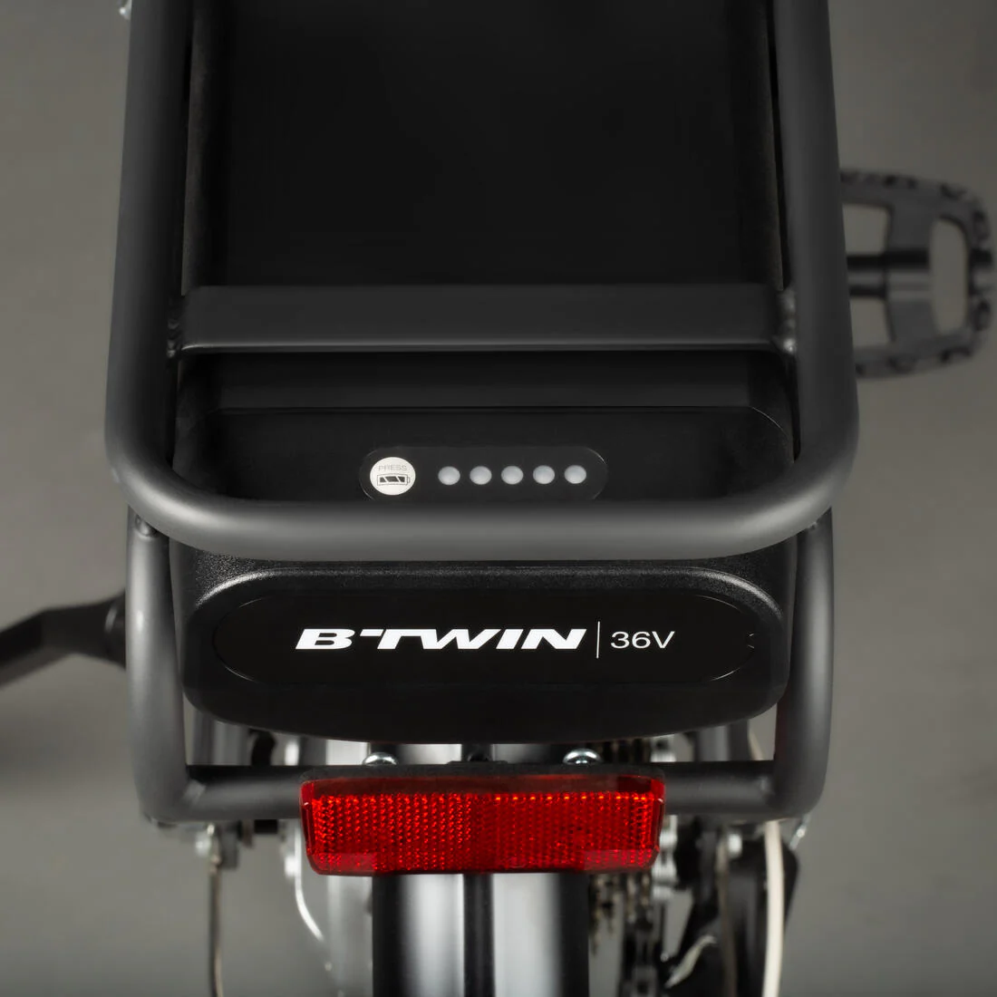 Fully-equipped, v-brake, low frame electric city bike, black - Image 11