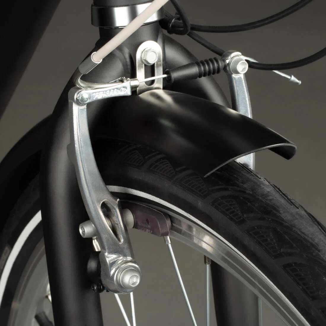 Fully-equipped, v-brake, low frame electric city bike, black - Image 23