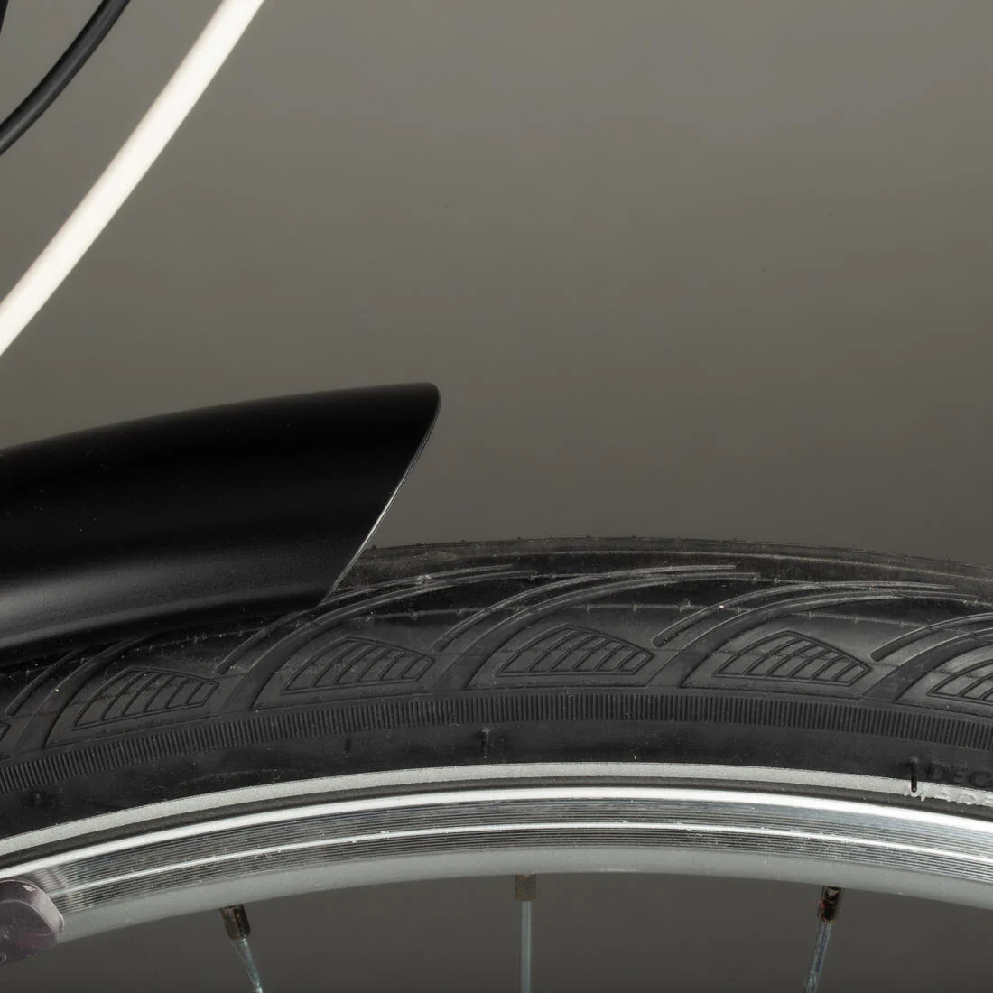 Fully-equipped, v-brake, low frame electric city bike, black - Image 24