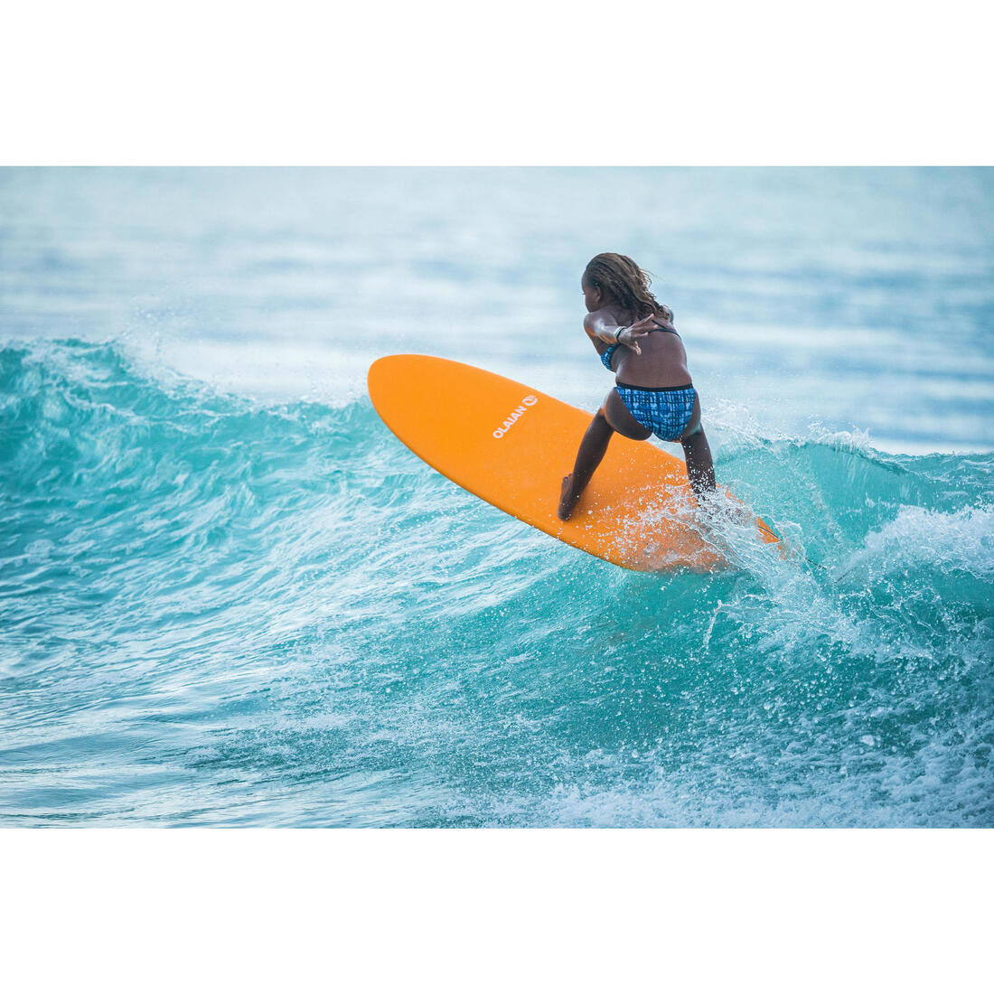 GIRL'S SURF SWIMSUIT TOP BONDI 500 - Image 21
