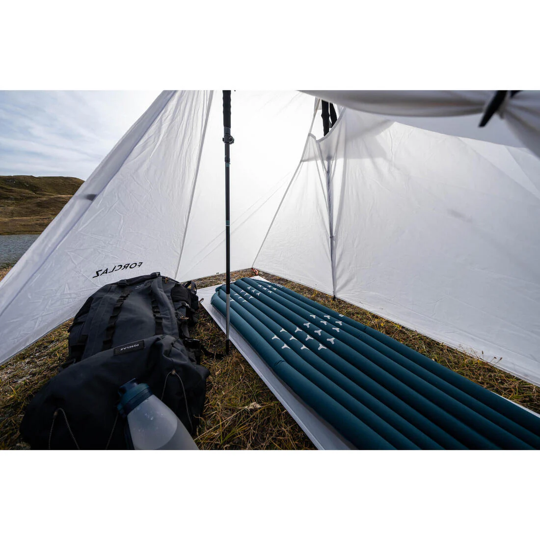Inflatable trekking mattress, size L - MT500 - 180 x 52 cm - Image 9