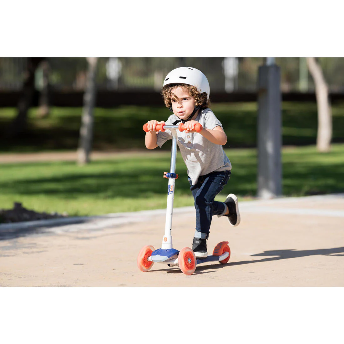 Kids' folding 3-wheeled light-up scooter - Image 25
