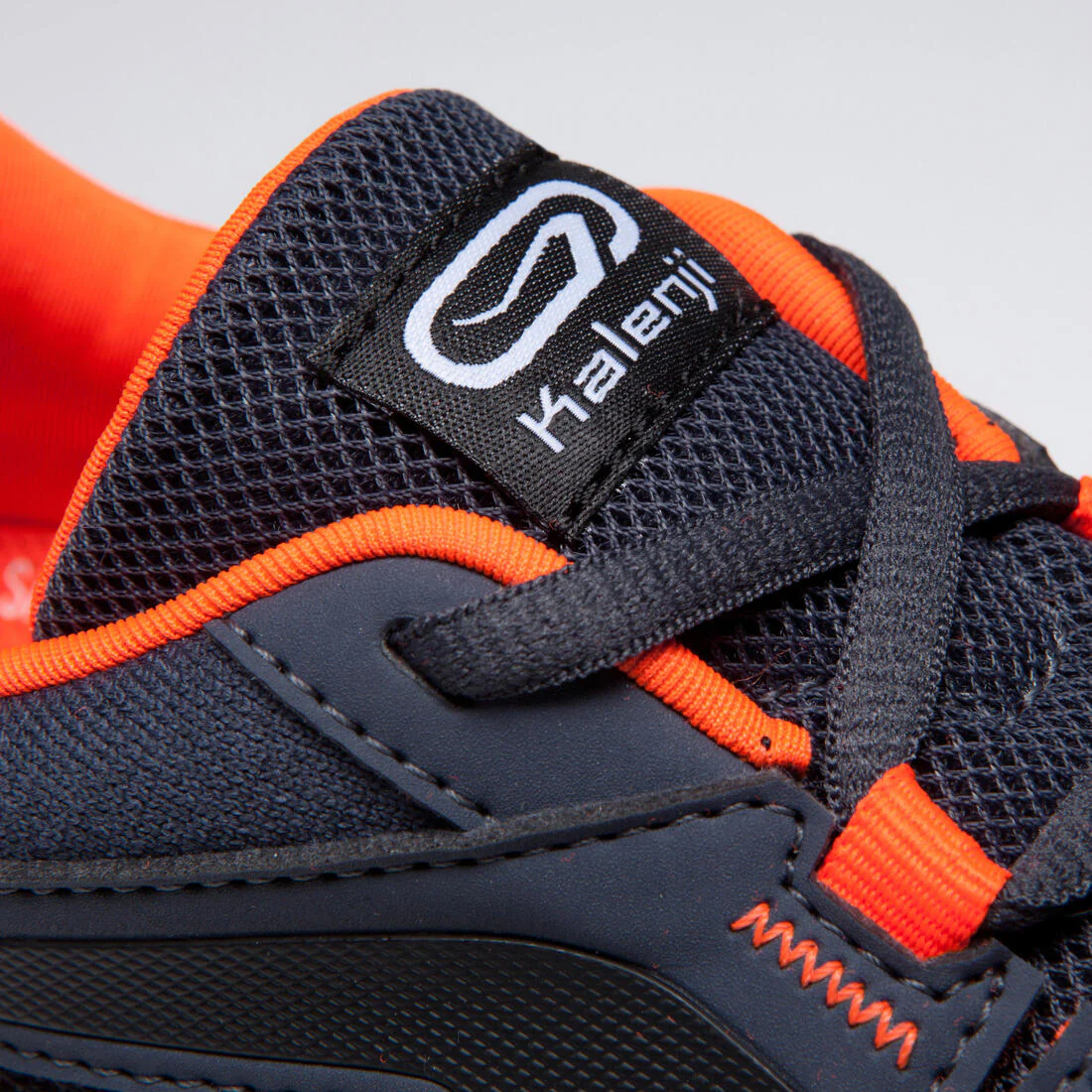 KIDS KIPRUN GRIP RUNNING & ATHLETICS SHOES - GREY AND BLACK NEON ORANGE - Image 10