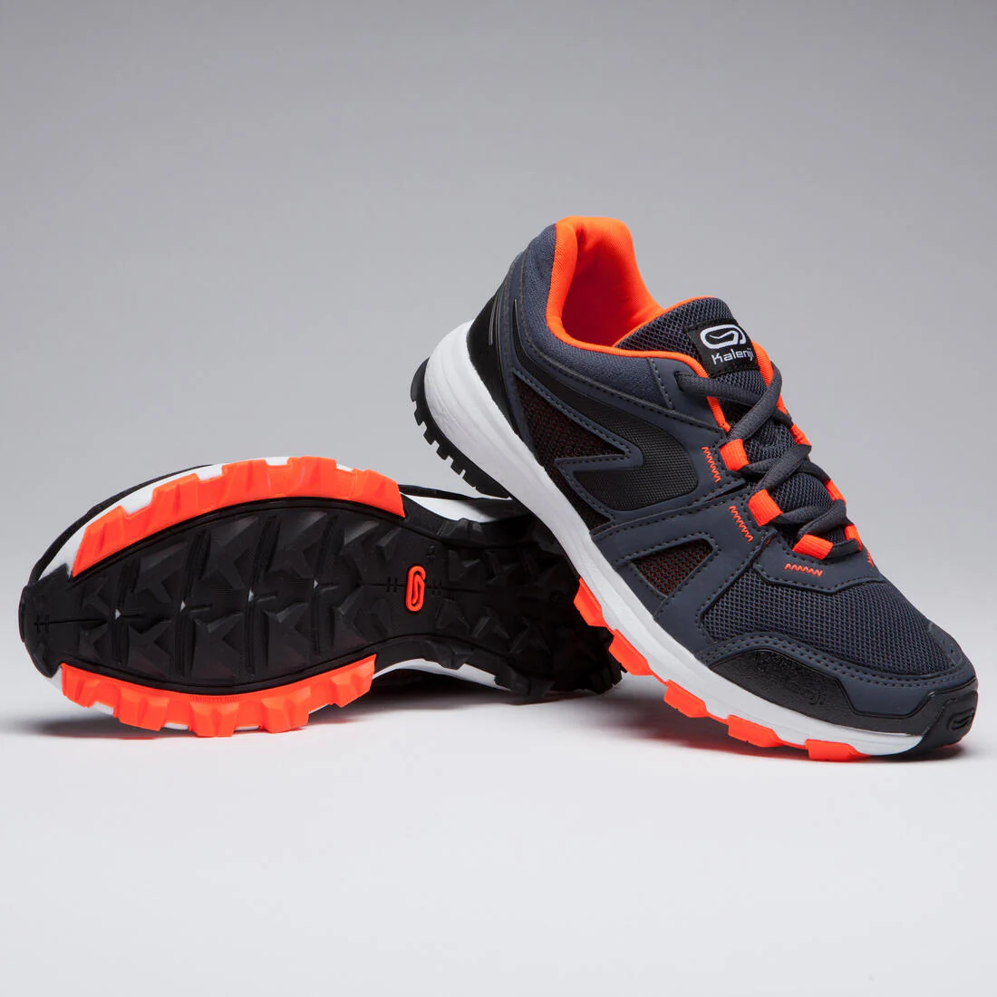 KIDS KIPRUN GRIP RUNNING & ATHLETICS SHOES - GREY AND BLACK NEON ORANGE - Image 3