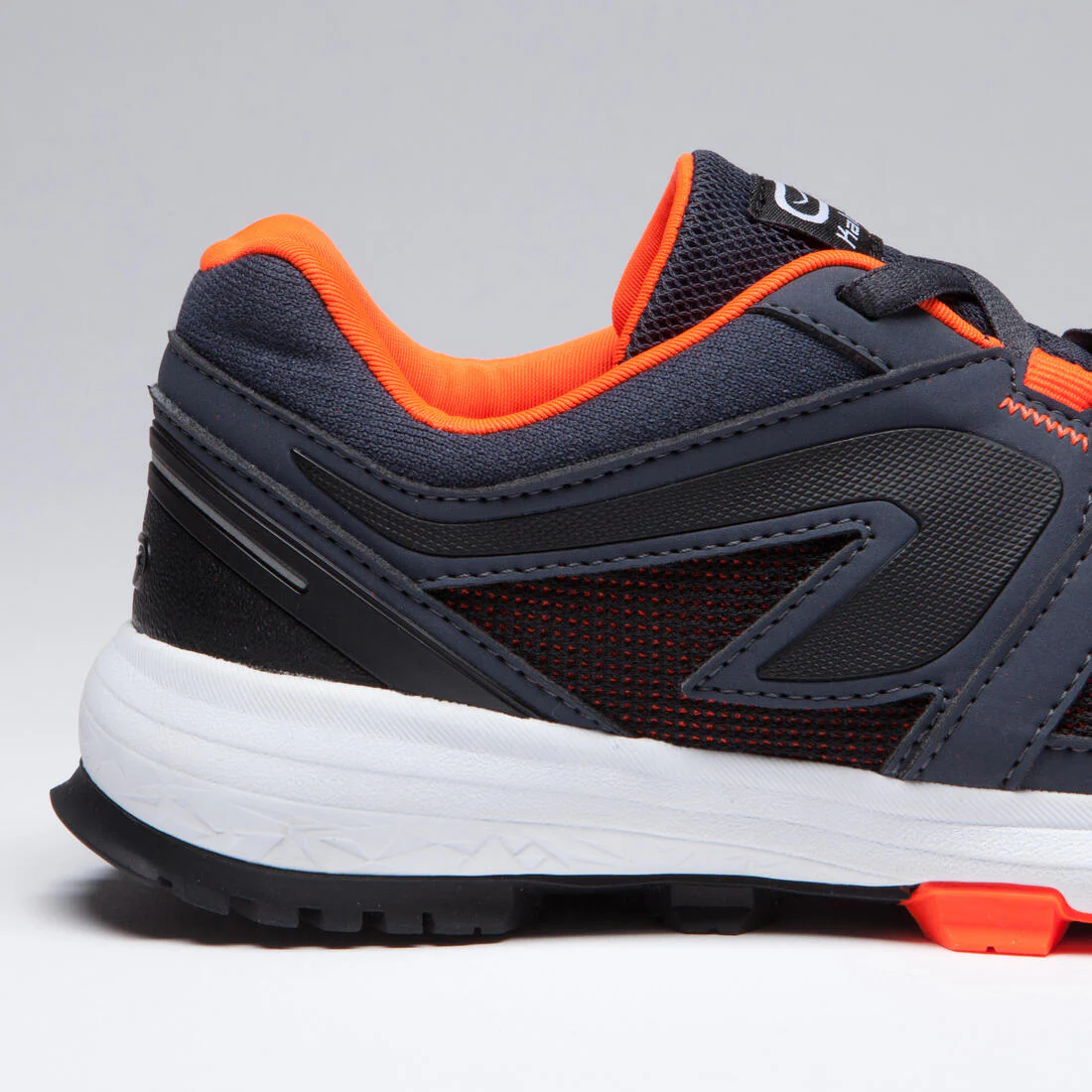 KIDS KIPRUN GRIP RUNNING & ATHLETICS SHOES - GREY AND BLACK NEON ORANGE - Image 4