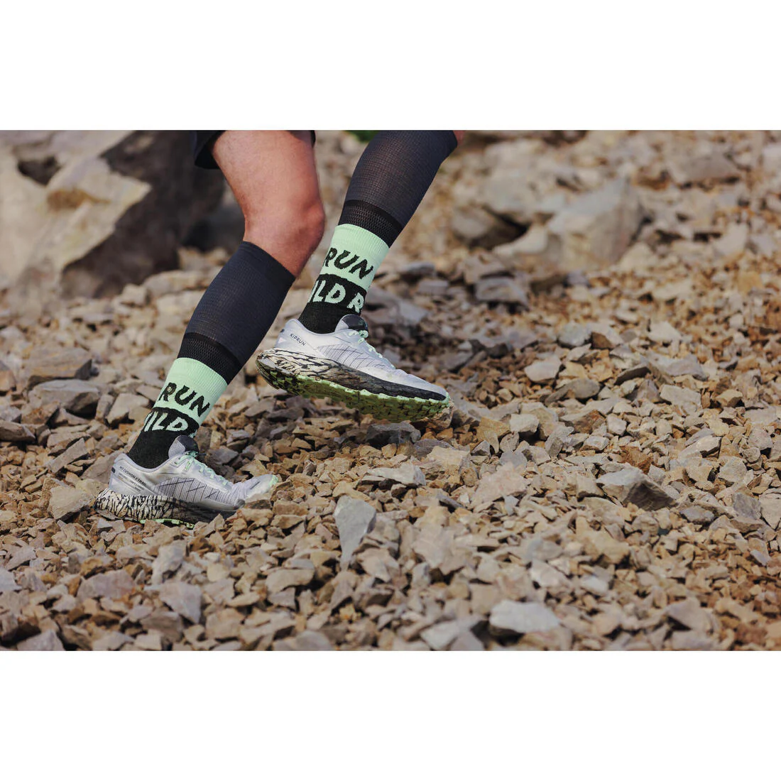 KIPRUN 500 Running Compression Sleeve - Black - Image 10