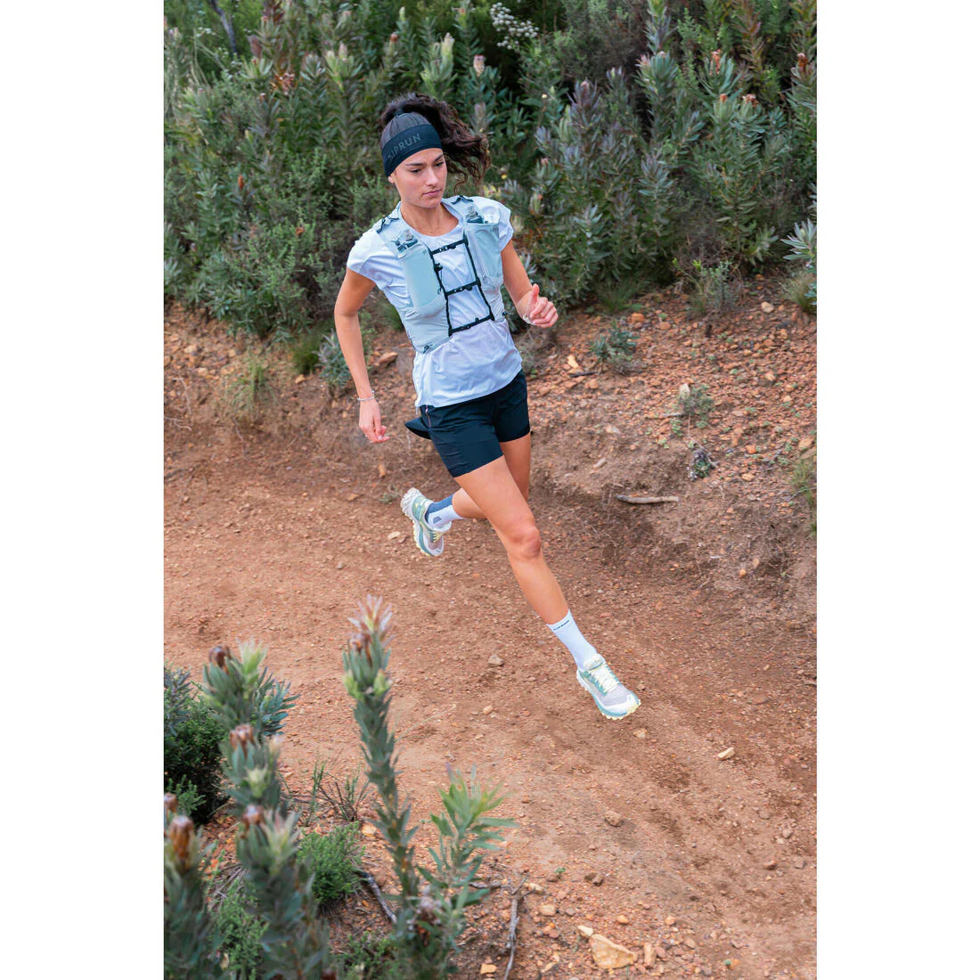 KIPRUN run900 Mid-Calf Thin Running Socks - Image 15
