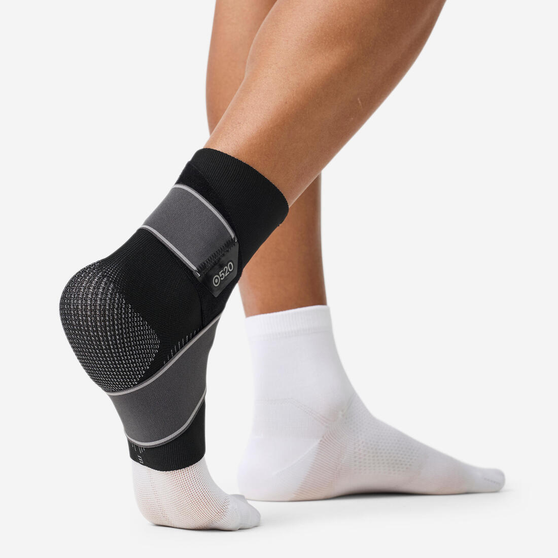 Level 1 right or left ankle support with foam pads - Image 4