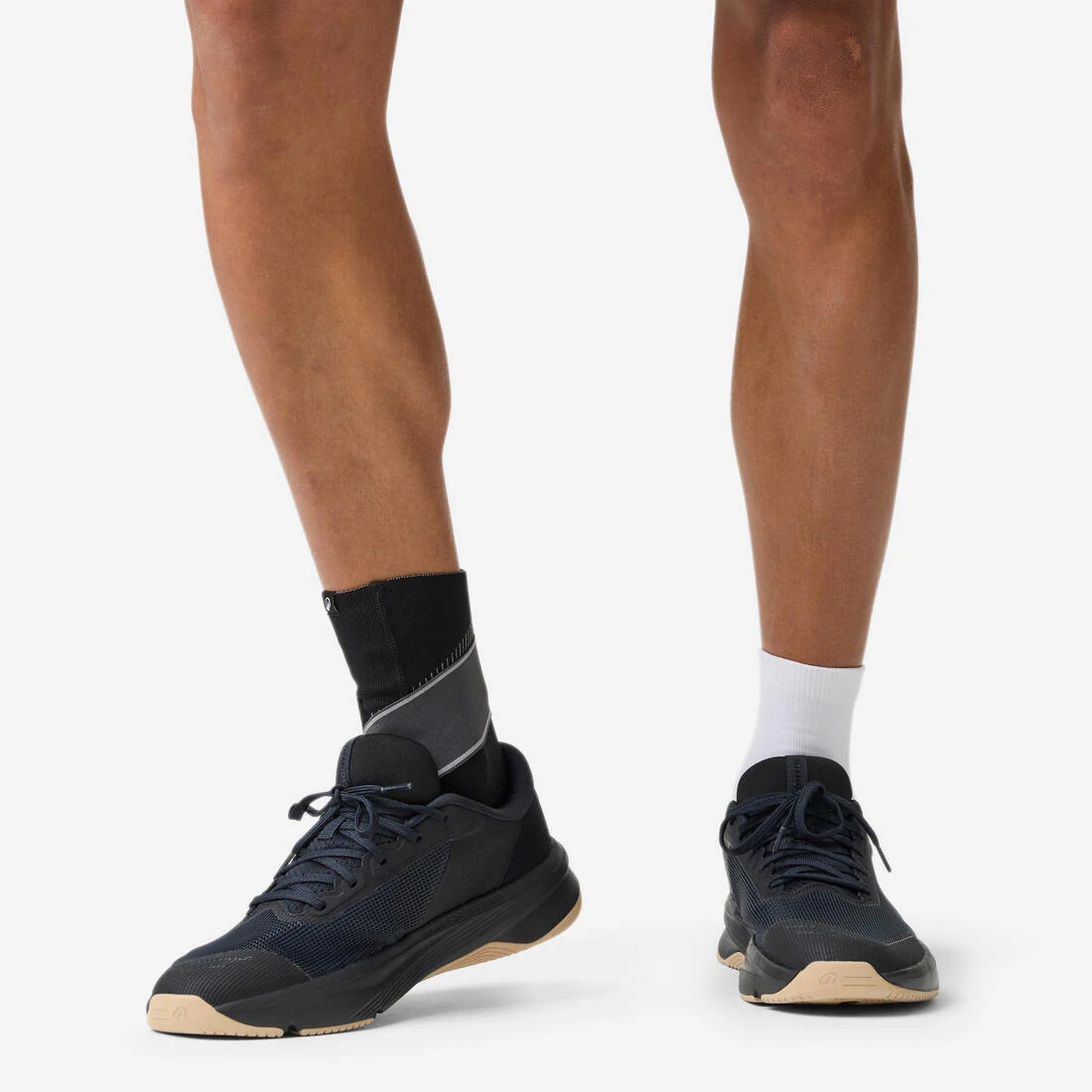 Level 1 right or left ankle support with foam pads - Image 5