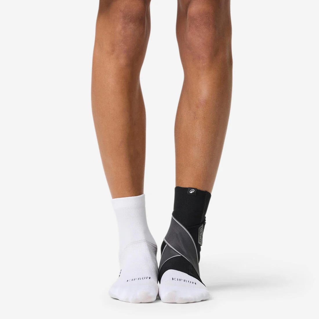 Level 1 right or left ankle support with foam pads - Image 6