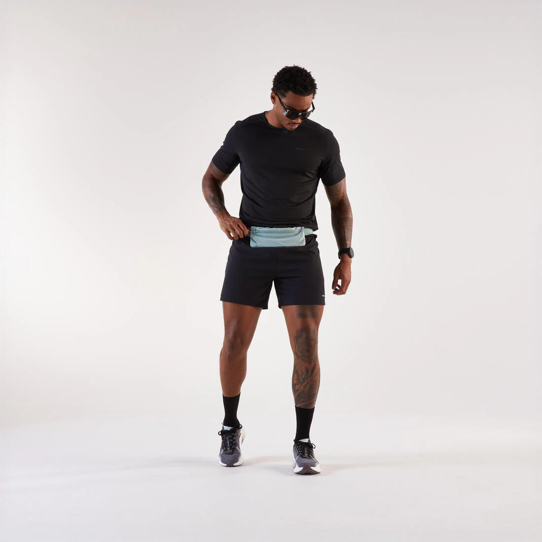 Men's and Women's Running Smartphone Belt KIPRUN Basic 2 - Image 9