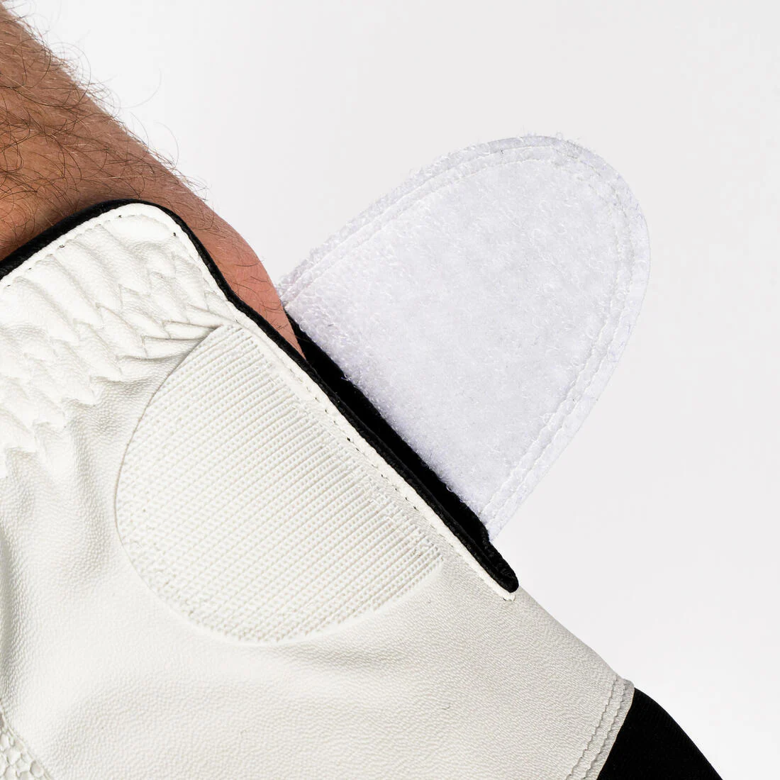 Men’s left-handed golf glove for right-handed player Resistance white & black - Image 4