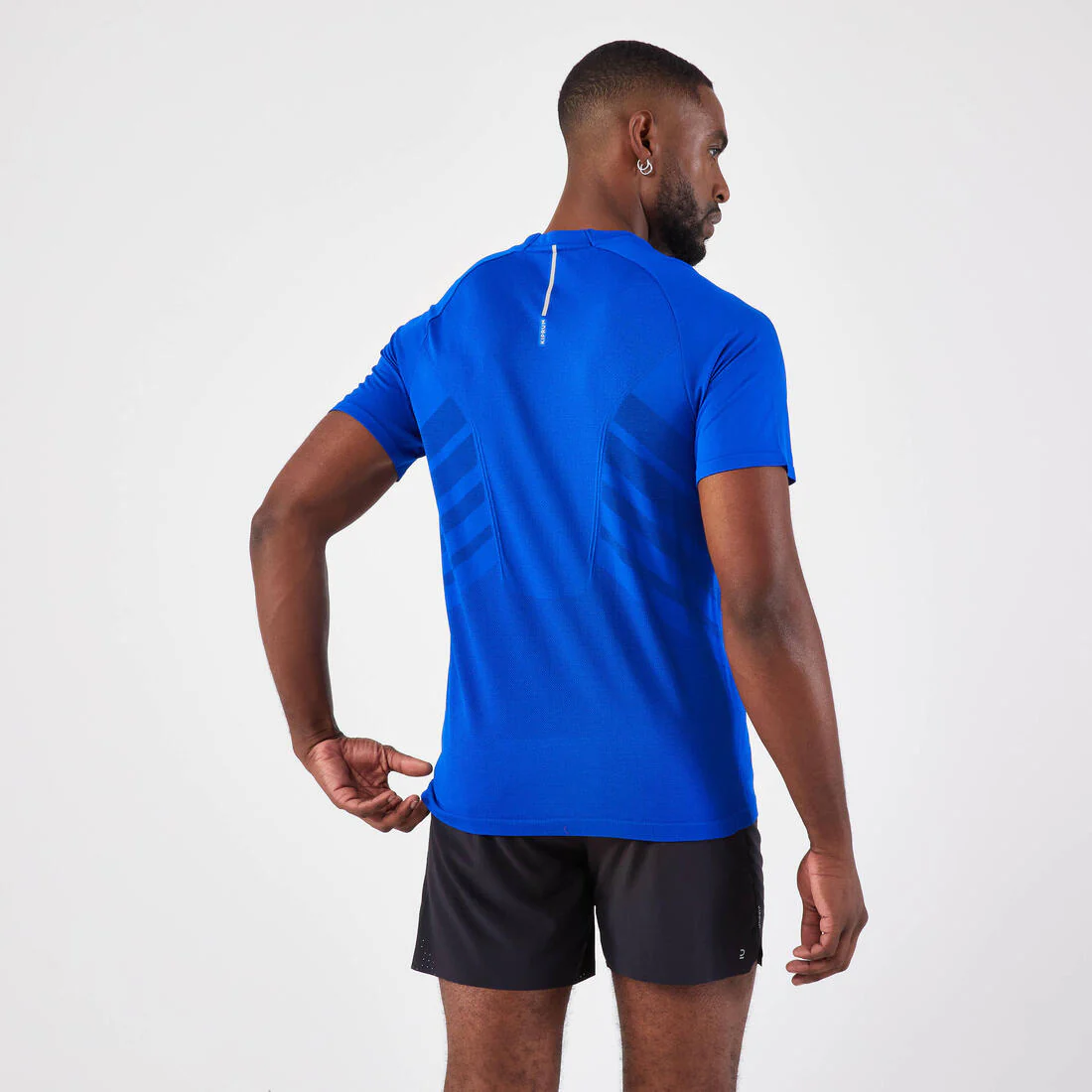Men's KIPRUN Run 500 Comfort seamless running T-shirt - Image 10