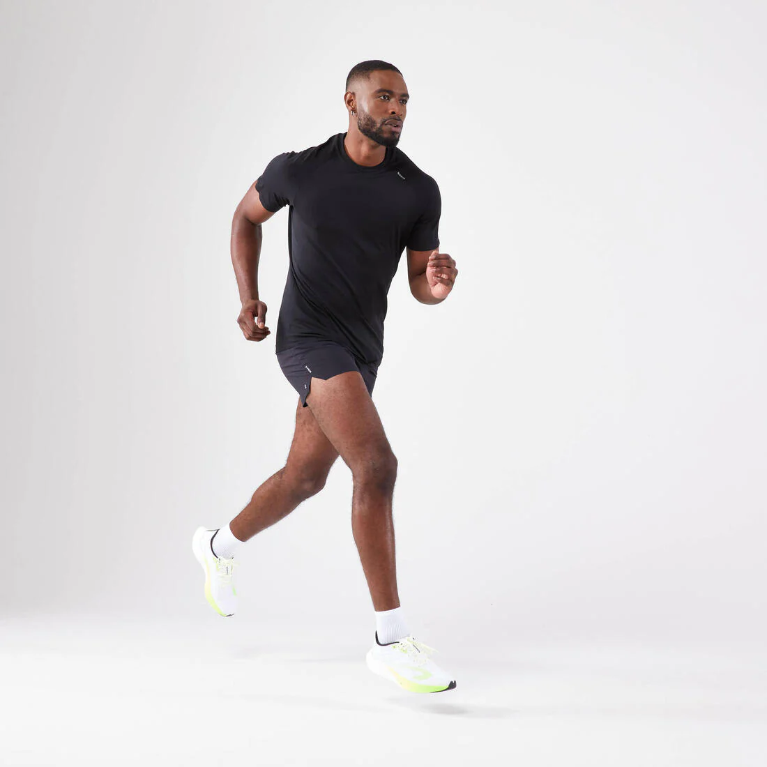 Men's KIPRUN Run 500 Comfort seamless running T-shirt - Image 11