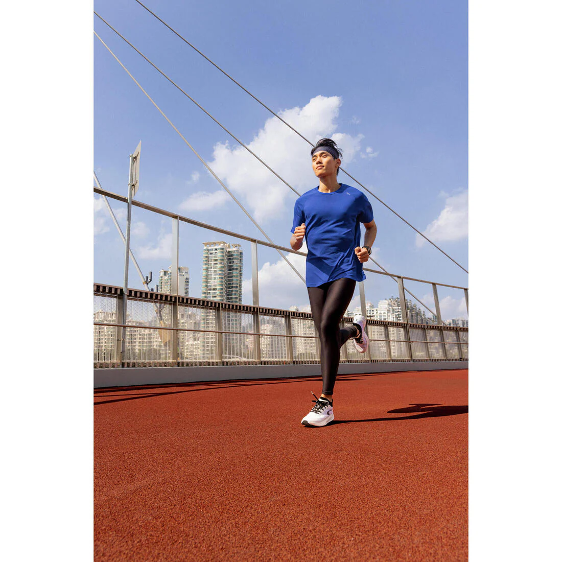 Men's KIPRUN Run 500 Comfort seamless running T-shirt - Image 16
