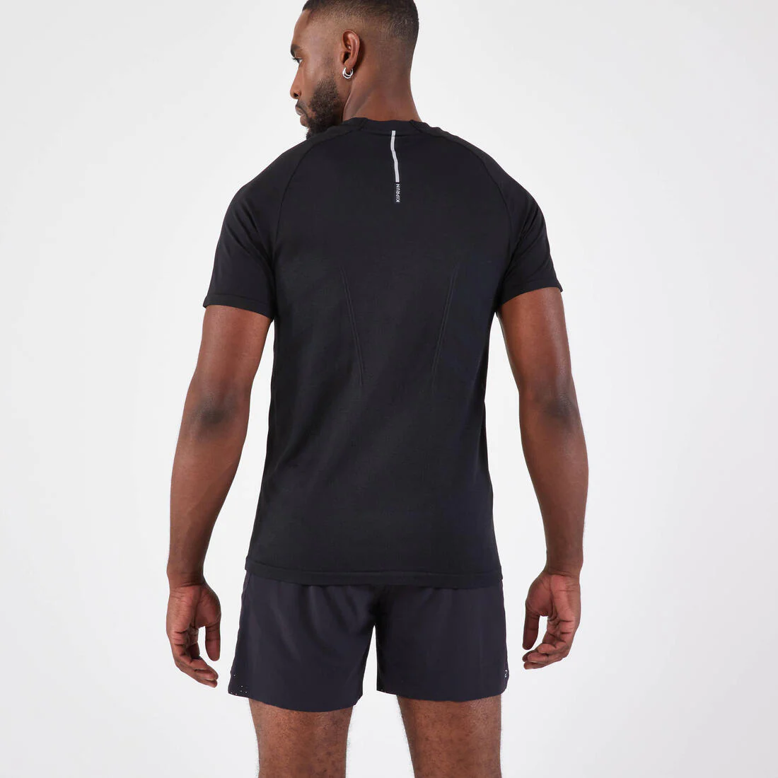 Men's KIPRUN Run 500 Comfort seamless running T-shirt - Image 5