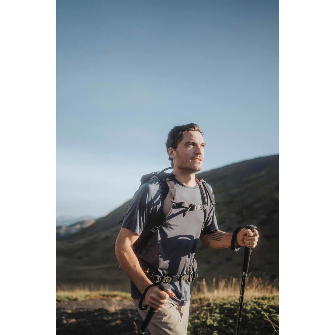 Men's MH500 short-sleeved hiking t-shirt - Image 19