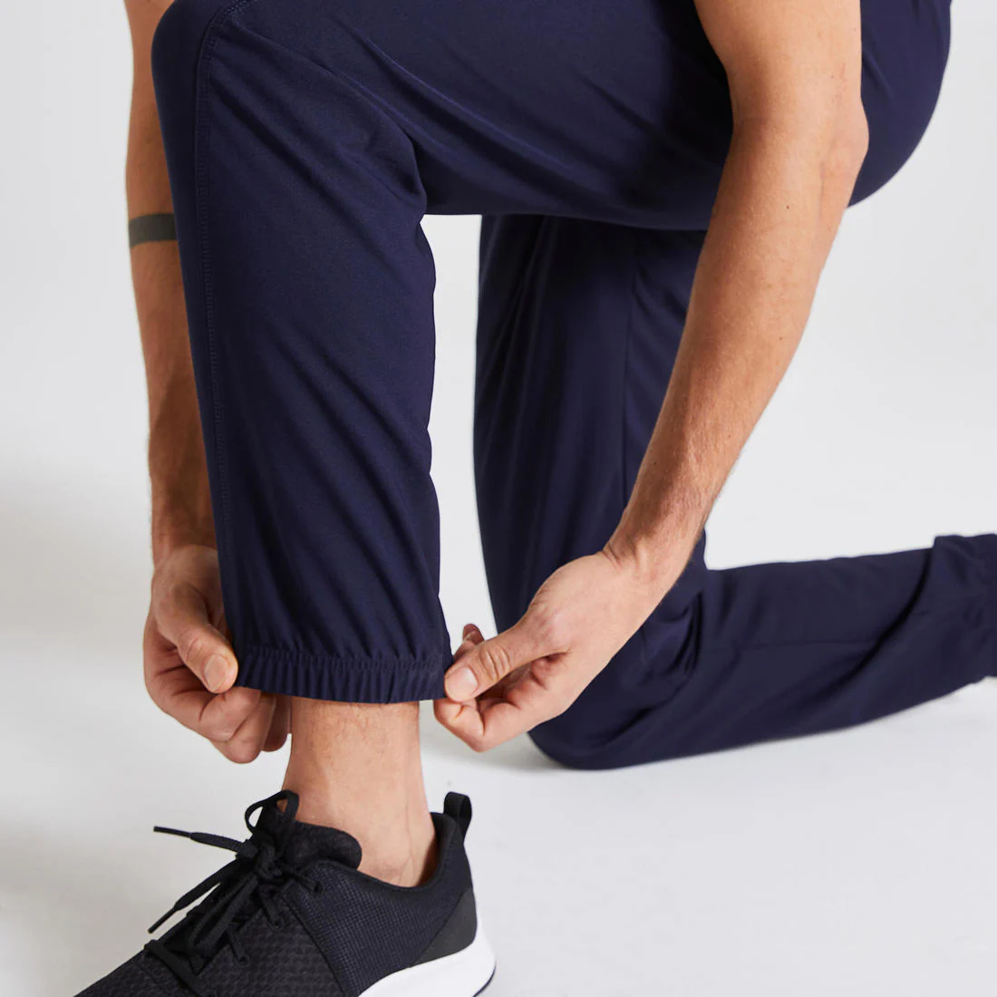 Men's Regular-Fit Breathable Fitness Bottoms Essential - Image 12
