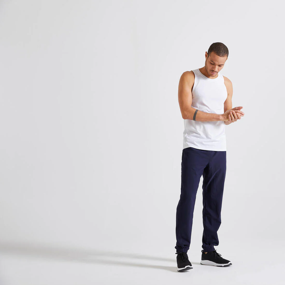 Men's Regular-Fit Breathable Fitness Bottoms Essential - Image 3