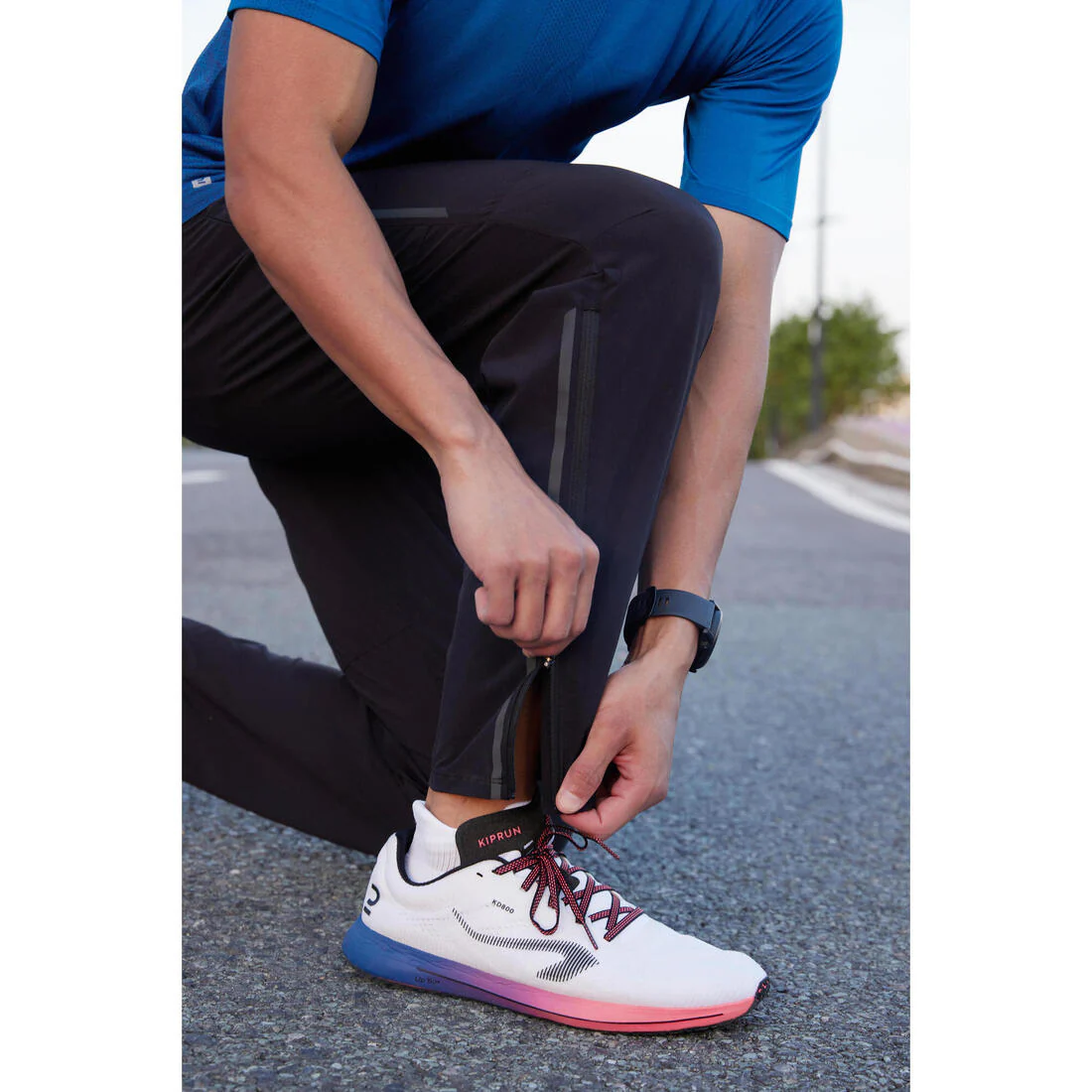 Men's Running Lightweight Trousers - KIPRUN Run 500 Light - Black - Image 11