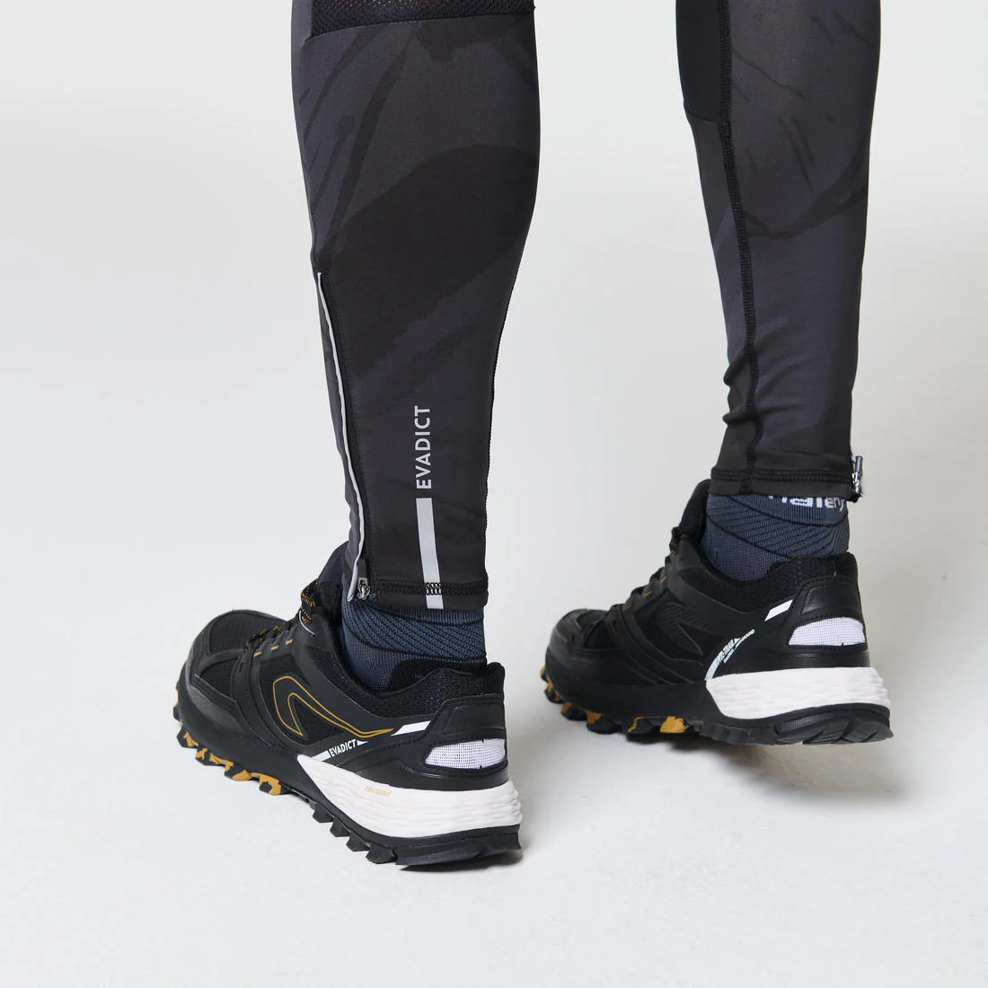 MEN'S TRAIL RUNNING TIGHTS - BLACK/GREY - Image 17