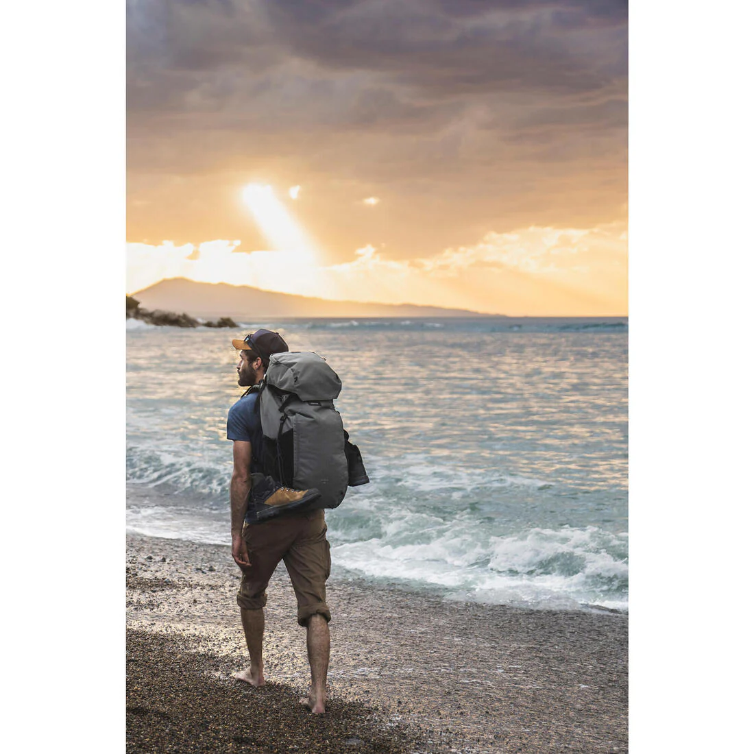 Men’s Travel 900 70+6L suitcase-style travel backpack - Green - Image 19