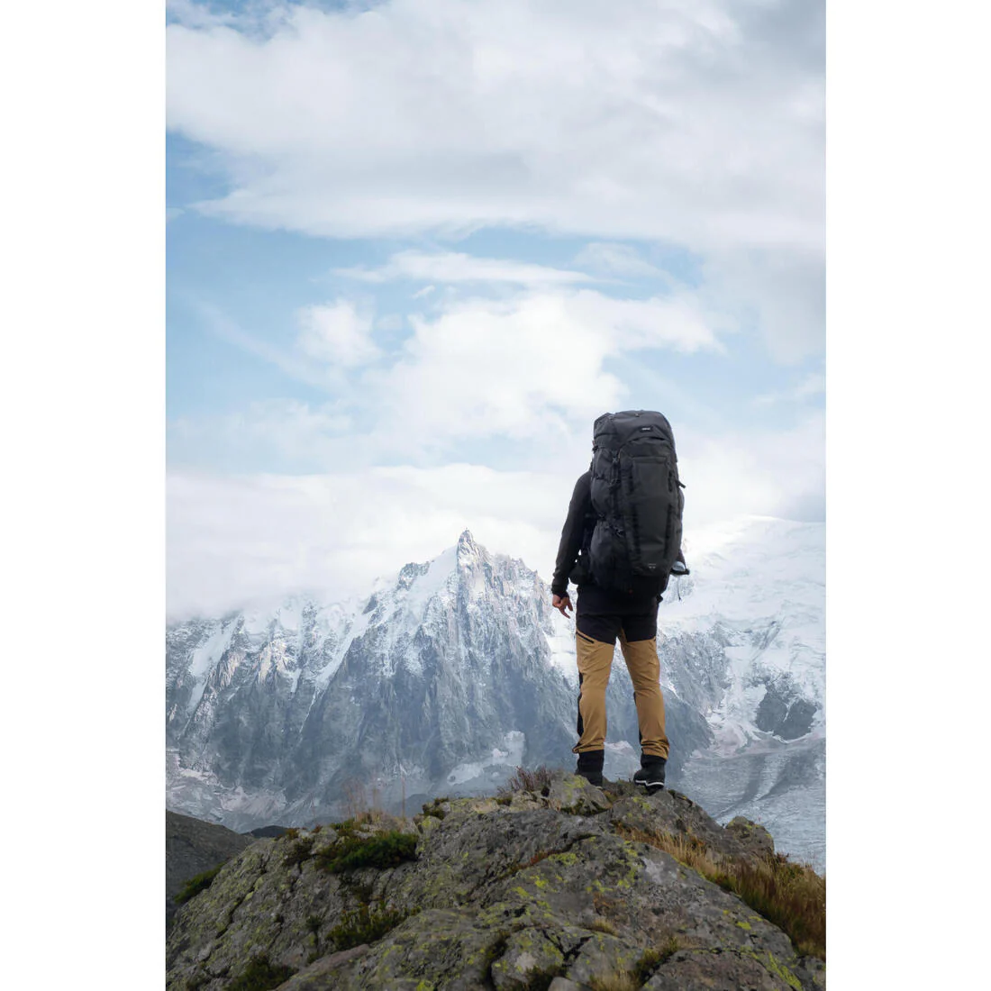 Men's Trekking 70+10L Backpack MT900 Symbium - Image 11