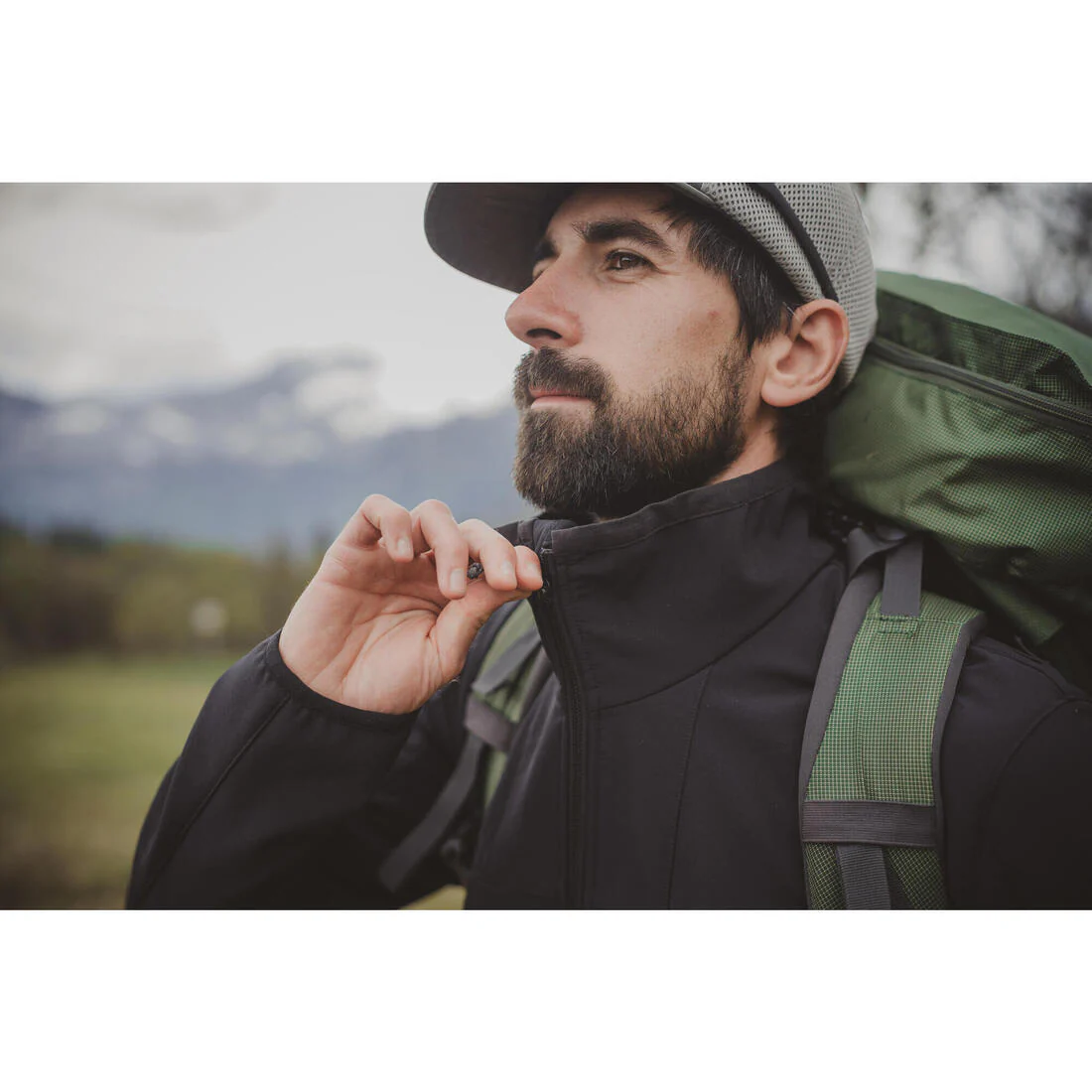 Men’s windproof softshell trekking jacket MT100 - Image 11