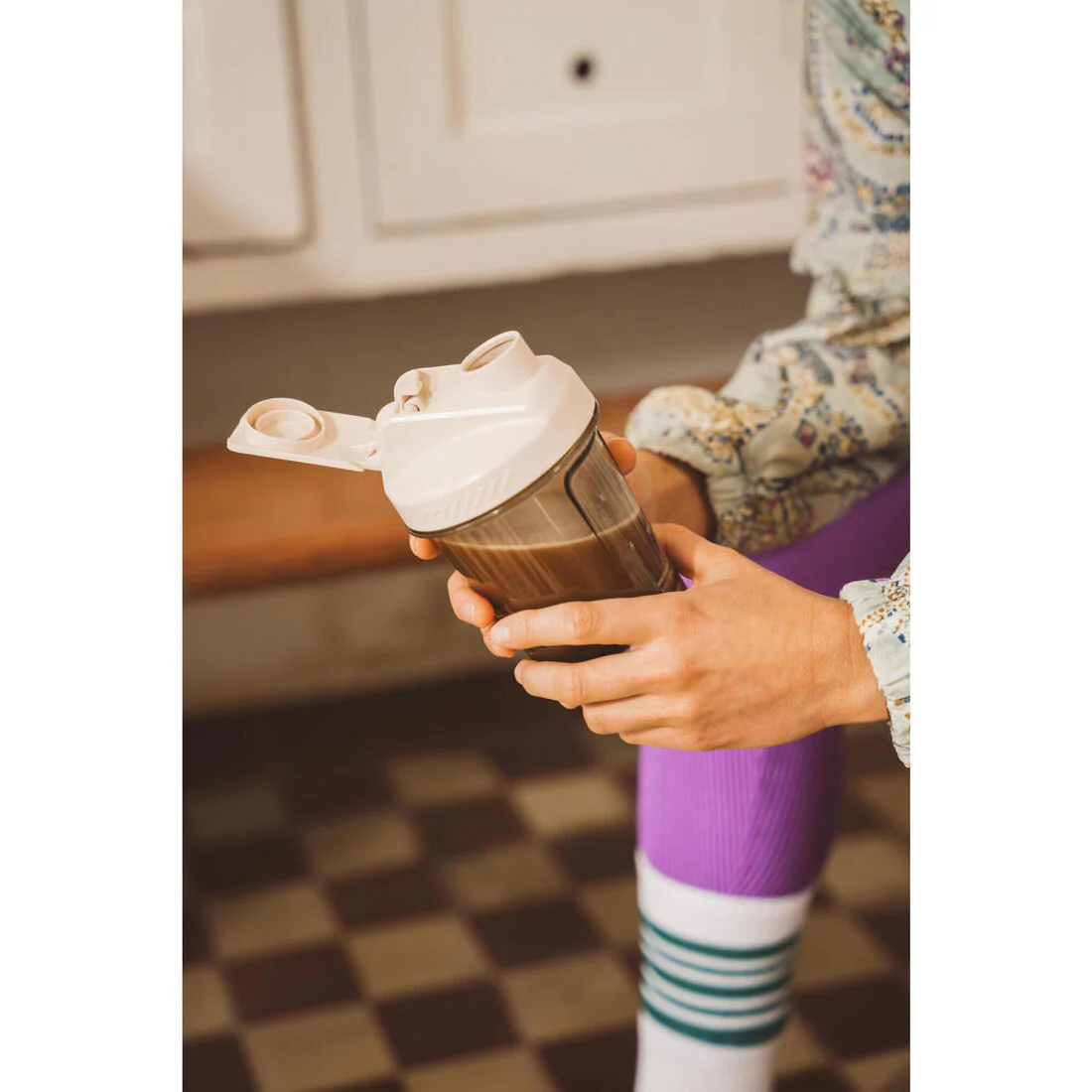 Mini shaker with sieve 300 ml - Beige - Image 3